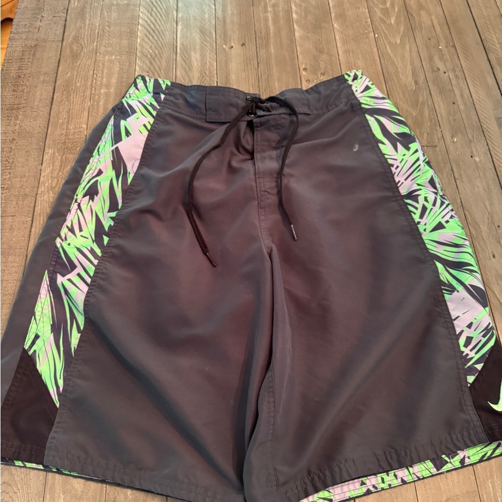 Nike Men's Black and Green Swim Shorts